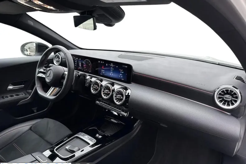Mercedes-Benz A 220 (Clasa A) din 2024 cu 6.200 km - oferta MER206507 - foto 10