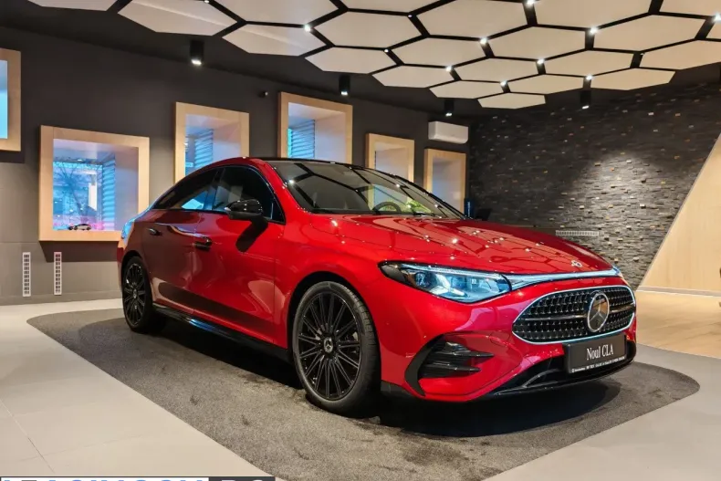 Mercedes-Benz CLA 200 (Clasa CLA) din 2025 cu 3.500 km - oferta MER206537 - foto 3