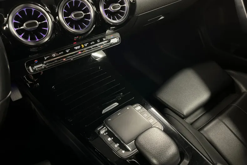 Mercedes-Benz A 250 (Clasa A) din 2020 cu 125.142 km - oferta MER206540 - foto 28