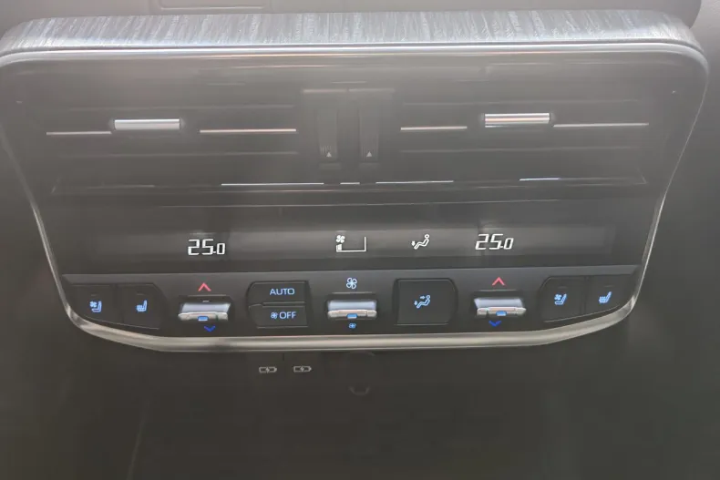 Toyota Land Cruiser 300 din 2023 cu 85.199 km - oferta TOY206545 - foto 22