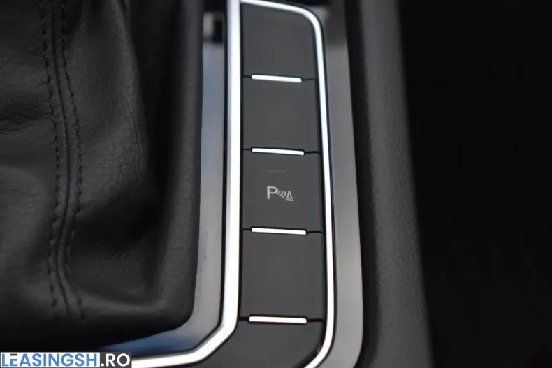 Volkswagen Passat din 2020 cu 42.397 km - oferta VOL206551 - foto 36