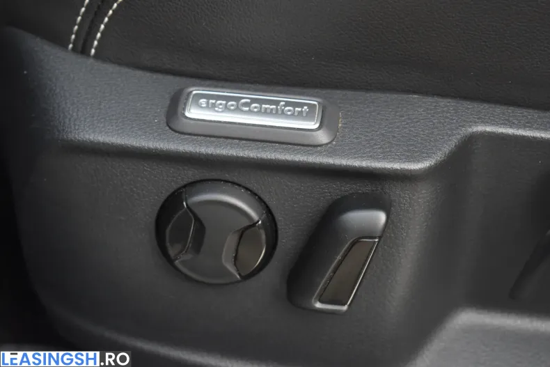 Volkswagen Passat din 2020 cu 42.397 km - oferta VOL206551 - foto 39