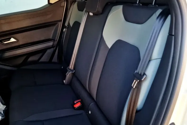 Dacia Duster din 2025 cu 27 km - oferta DAC206556 - foto 14