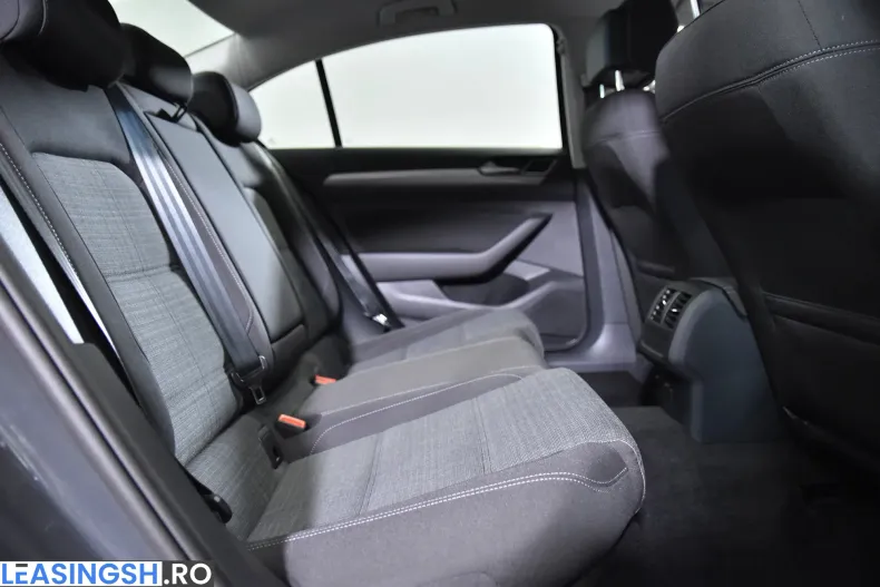 Volkswagen Passat din 2021 cu 63.340 km - oferta VOL206576 - foto 12