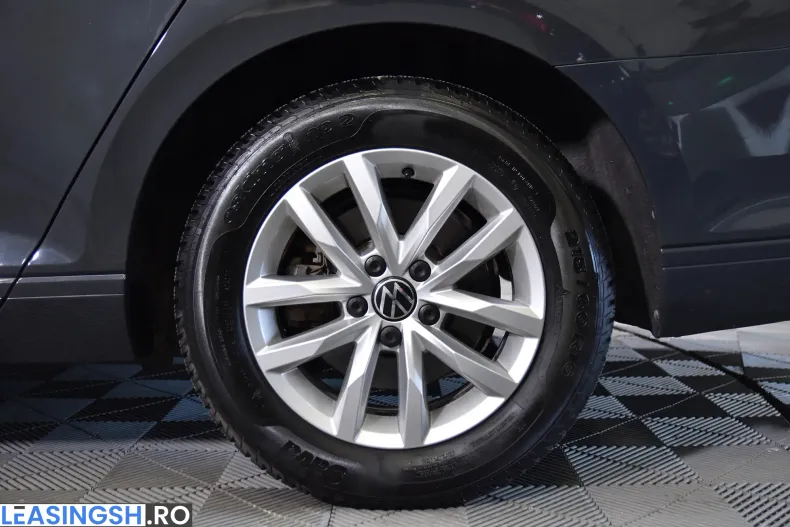 Volkswagen Passat din 2021 cu 63.340 km - oferta VOL206576 - foto 13
