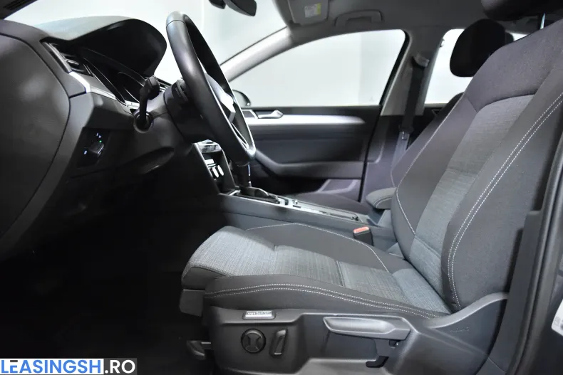 Volkswagen Passat din 2021 cu 63.340 km - oferta VOL206576 - foto 20