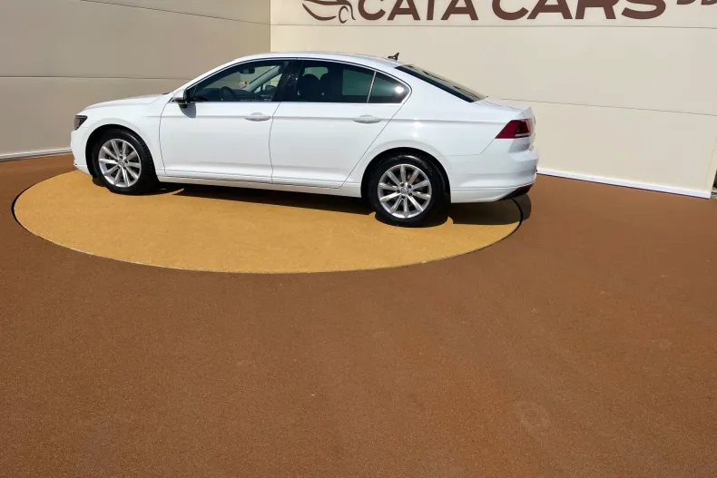 Volkswagen Passat din 2020 cu 133.000 km - oferta VOL206602 - foto 8