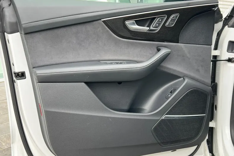 Audi Q8 din 2022 cu 37.253 km - oferta AUD206605 - foto 26