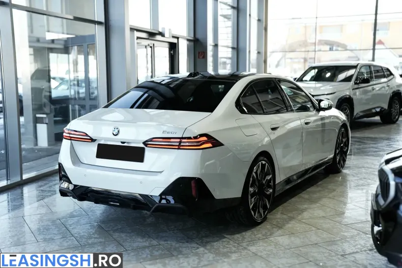 BMW 520i (Seria 5) din 2025 cu 5.173 km - oferta BMW206610 - foto 4