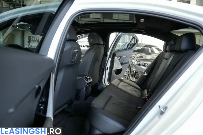 BMW 520i (Seria 5) din 2025 cu 5.173 km - oferta BMW206610 - foto 26