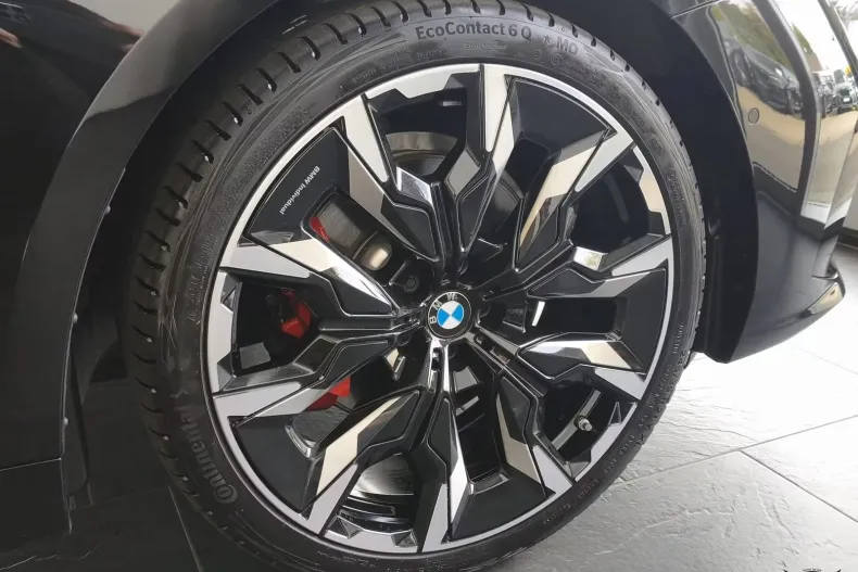 BMW 520i (Seria 5) din 2025 cu 8.182 km - oferta BMW206613 - foto 10