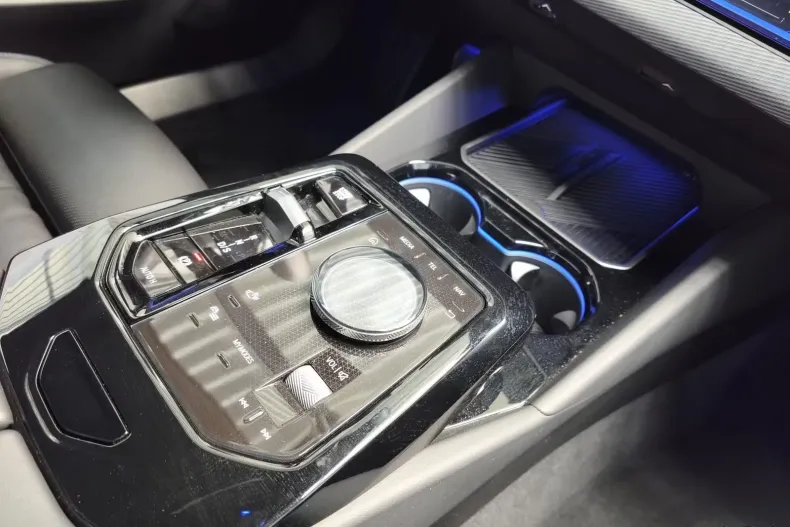 BMW 520i (Seria 5) din 2025 cu 8.182 km - oferta BMW206613 - foto 12