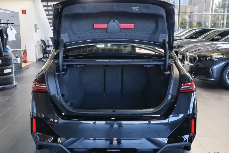 BMW 520i (Seria 5) din 2025 cu 8.182 km - oferta BMW206613 - foto 13