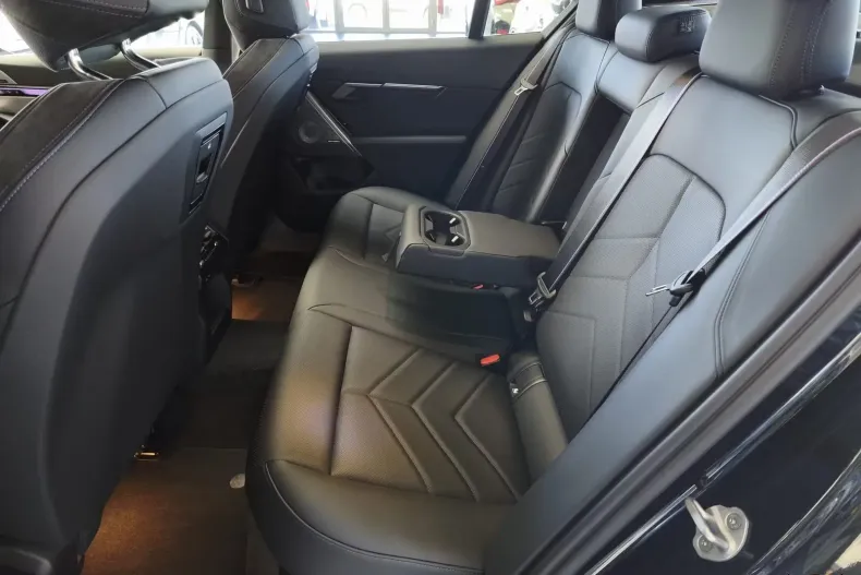 BMW 520i (Seria 5) din 2025 cu 8.182 km - oferta BMW206613 - foto 16