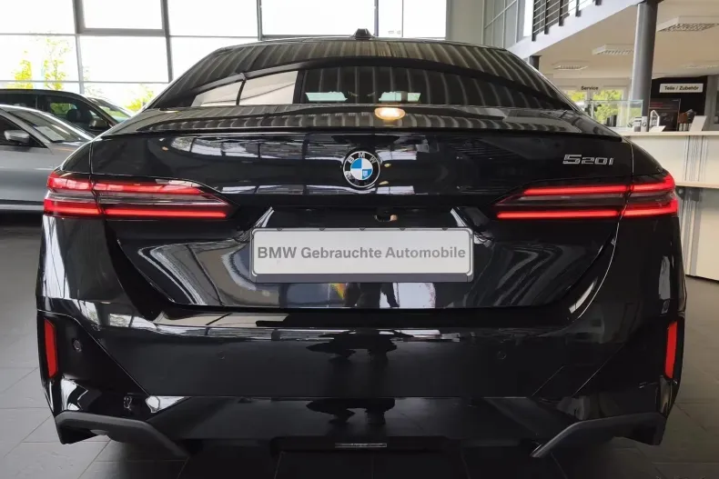 BMW 520i (Seria 5) din 2025 cu 8.182 km - oferta BMW206613 - foto 17