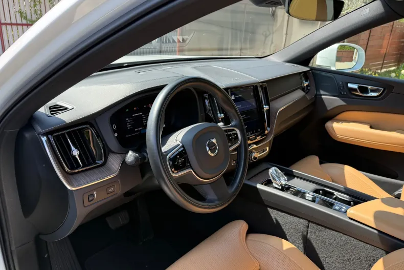 Volvo XC60 din 2022 cu 80.762 km - oferta VOL206640 - foto 16