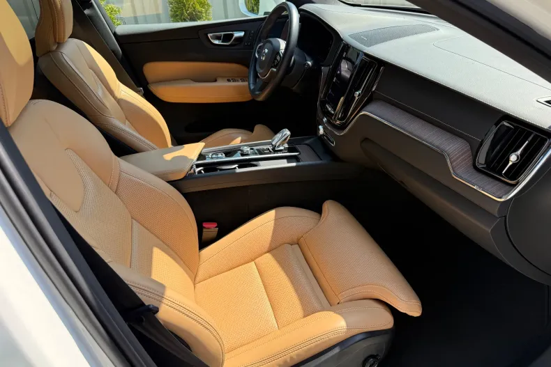 Volvo XC60 din 2022 cu 80.762 km - oferta VOL206640 - foto 22