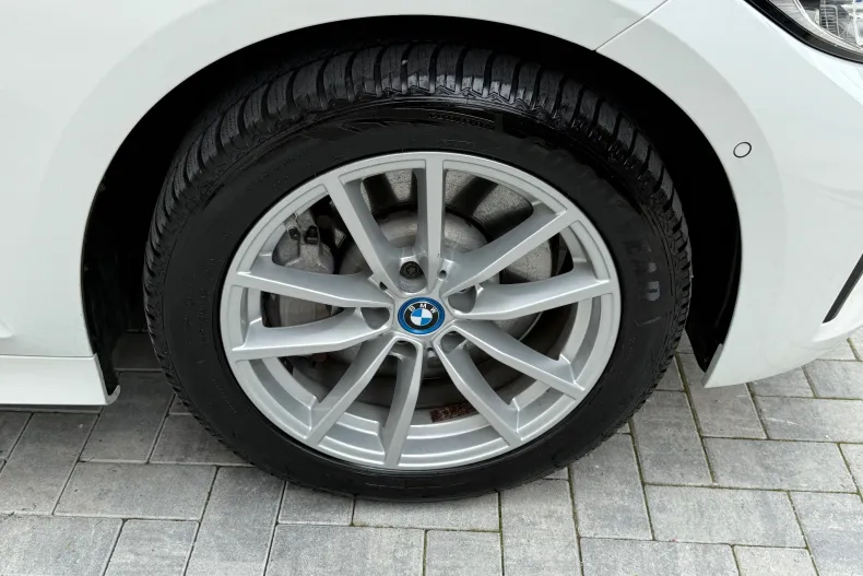 BMW 330e (Seria 3) din 2022 cu 47.723 km - oferta BMW206641 - foto 21