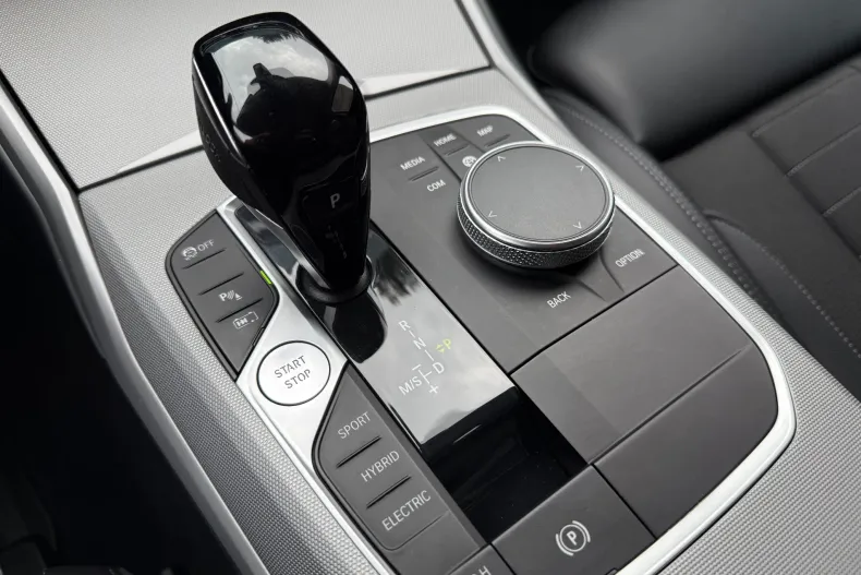 BMW 330e (Seria 3) din 2022 cu 47.723 km - oferta BMW206641 - foto 25