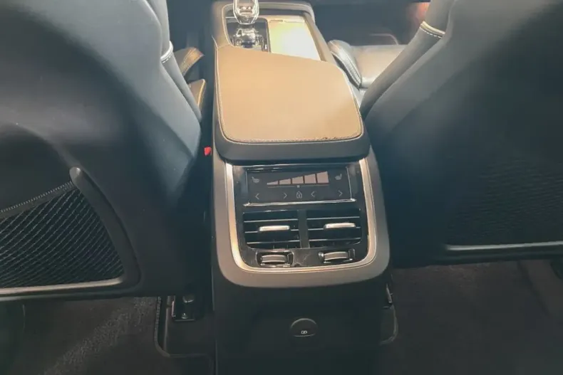 Volvo XC90 din 2022 cu 90.767 km - oferta VOL206653 - foto 24