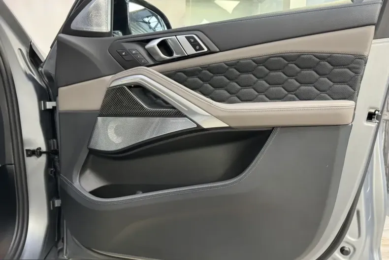 BMW X6 M (Seria X) din 2025 cu 6.700 km - oferta BMW206655 - foto 33