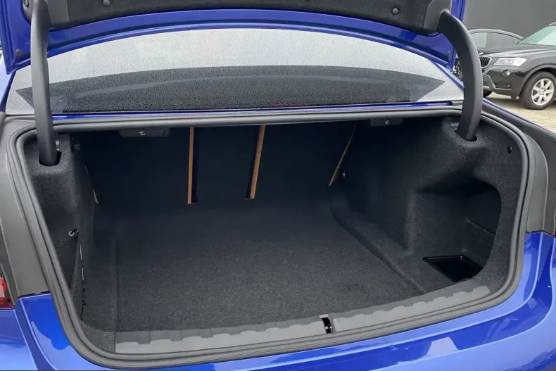 BMW 330 (Seria 3) din 2024 cu 26.373 km - oferta BMW206660 - foto 14