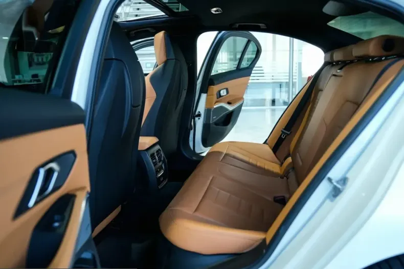 BMW 320 (Seria 3) din 2024 cu 26.820 km - oferta BMW206661 - foto 14