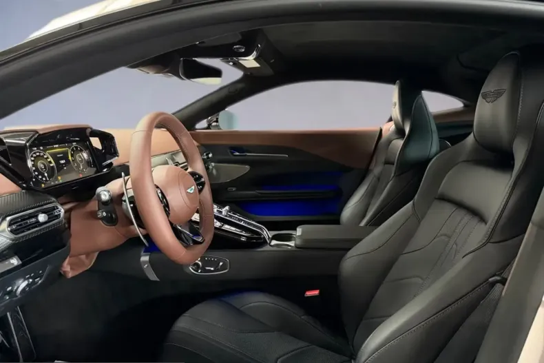 Aston Martin V8 Vantage din 2026 cu 50 km - oferta AST206662 - foto 6
