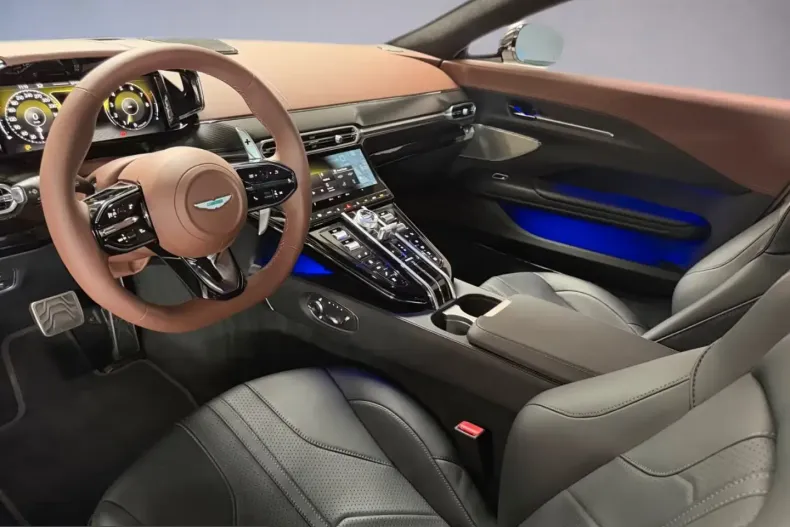 Aston Martin V8 Vantage din 2026 cu 50 km - oferta AST206662 - foto 9