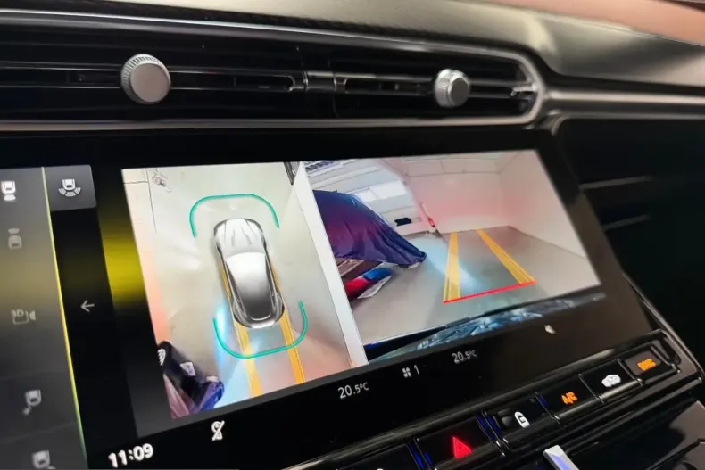 Aston Martin V8 Vantage din 2026 cu 50 km - oferta AST206662 - foto 11