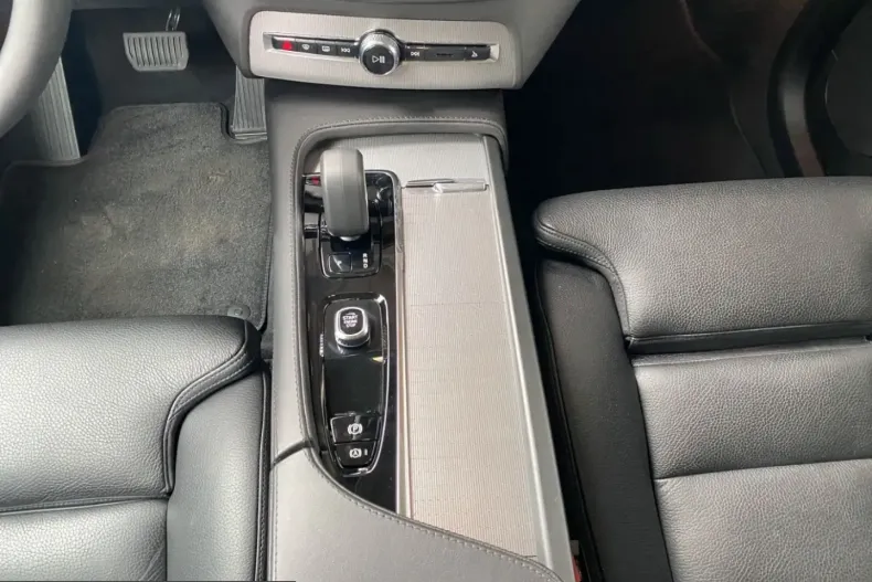 Volvo XC90 din 2022 cu 93.750 km - oferta VOL206682 - foto 9