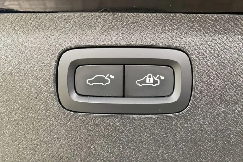 Volvo XC90 din 2022 cu 93.750 km - oferta VOL206682 - foto 22