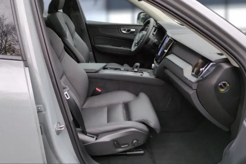 Volvo XC60 din 2025 cu 21.700 km - oferta VOL206685 - foto 16