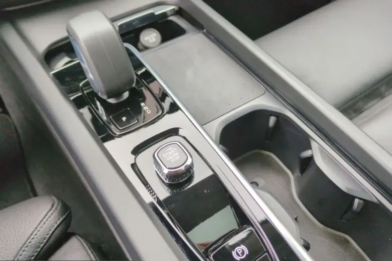 Volvo XC60 din 2025 cu 21.700 km - oferta VOL206685 - foto 25