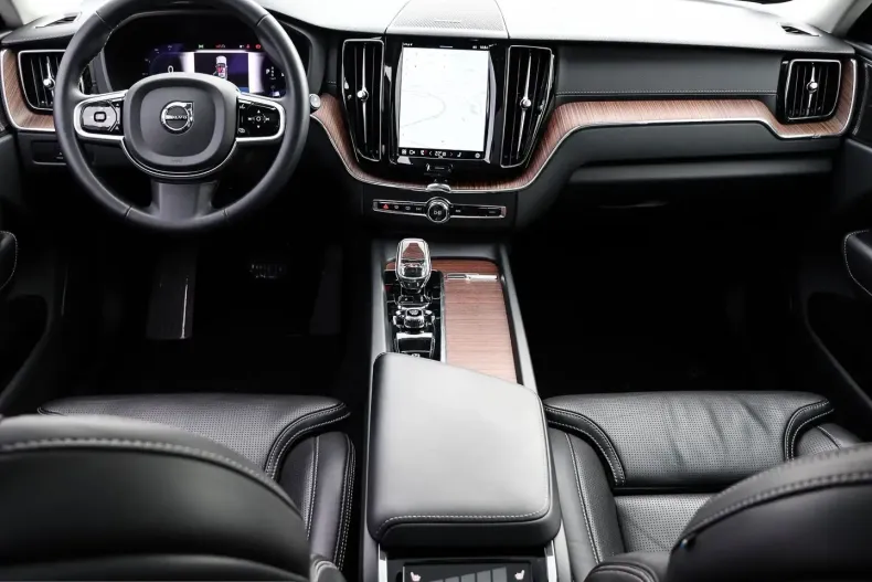 Volvo XC60 din 2023 cu 17.001 km - oferta VOL206687 - foto 5