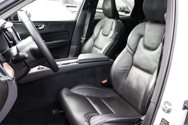 Volvo XC60 din 2023 cu 17.001 km - oferta VOL206687 - foto 7