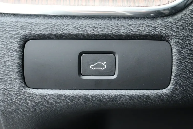 Volvo XC60 din 2023 cu 17.001 km - oferta VOL206687 - foto 11