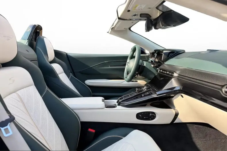 Aston Martin V8 Vantage din 2026 cu 1.000 km - oferta AST206704 - foto 15