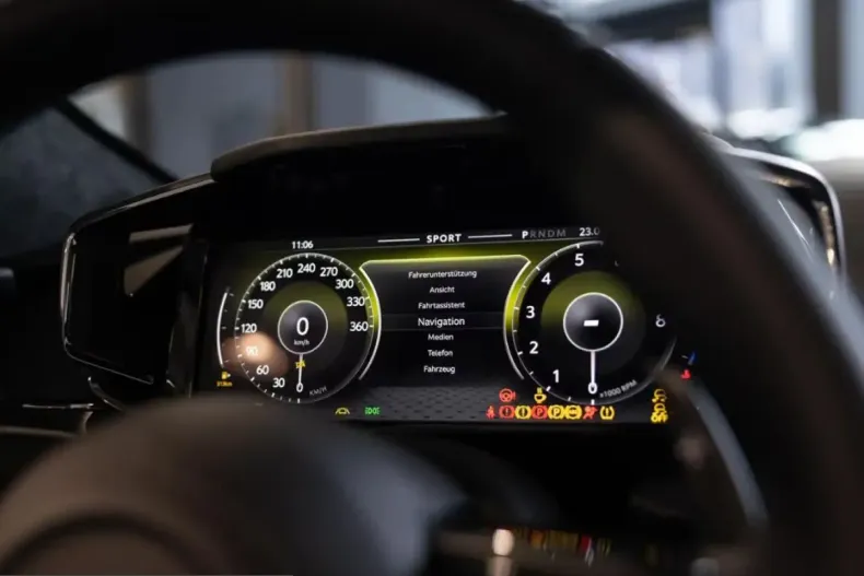 Aston Martin V8 Vantage din 2026 cu 50 km - oferta AST206705 - foto 6