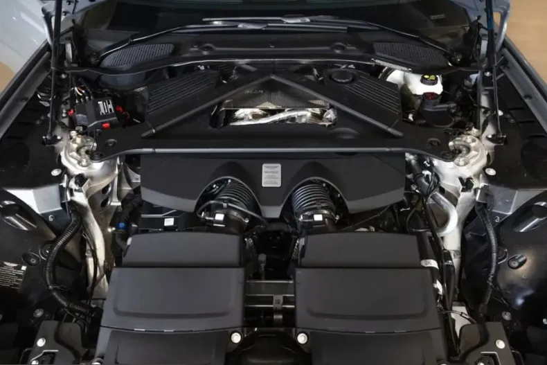 Aston Martin V8 Vantage din 2026 cu 50 km - oferta AST206705 - foto 14