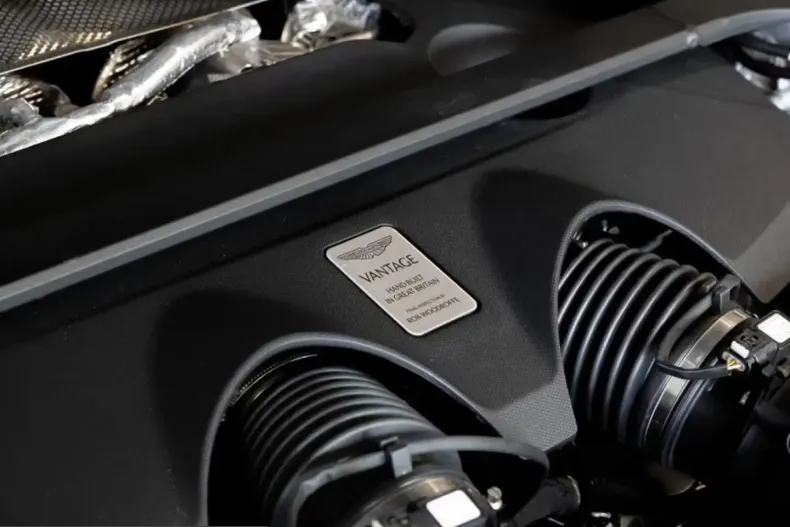 Aston Martin V8 Vantage din 2026 cu 50 km - oferta AST206705 - foto 15