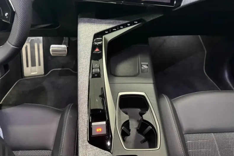 Peugeot 3008 din 2025 cu 9.650 km - oferta PEU206706 - foto 14