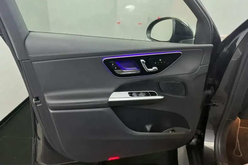 Mercedes-Benz GLC 300 (Clasa GLC) din 2023 cu 37.000 km - oferta MER206715 - foto 8