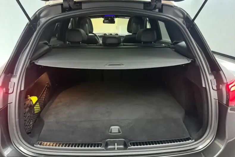 Mercedes-Benz GLC 300 (Clasa GLC) din 2023 cu 37.000 km - oferta MER206715 - foto 17