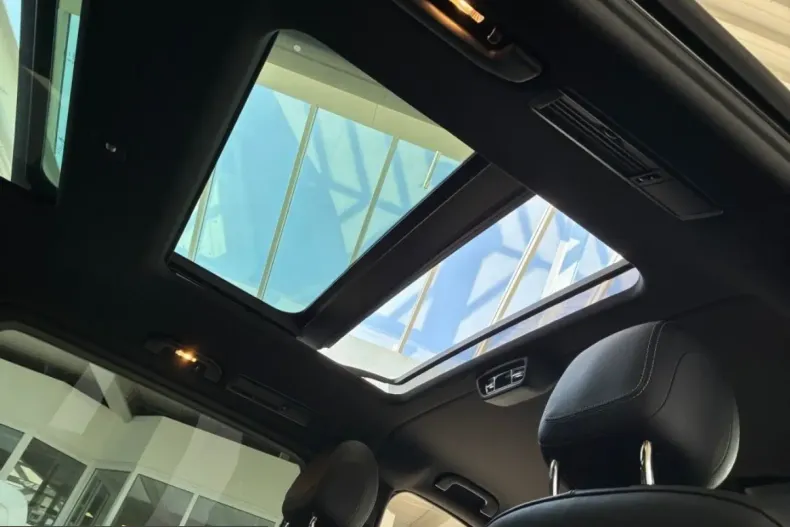 Mercedes-Benz V 300 (Clasa V) din 2024 cu 19.689 km - oferta MER206717 - foto 19