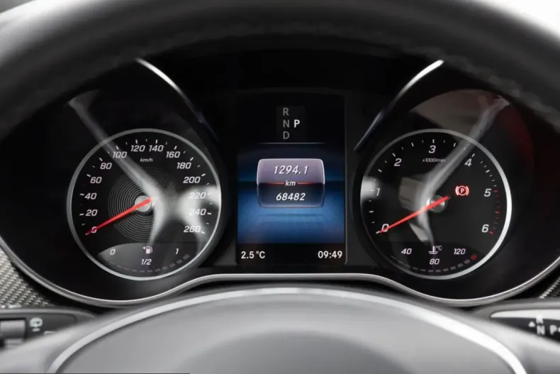 Mercedes-Benz V 300 (Clasa V) din 2024 cu 68.481 km - oferta MER206720 - foto 13