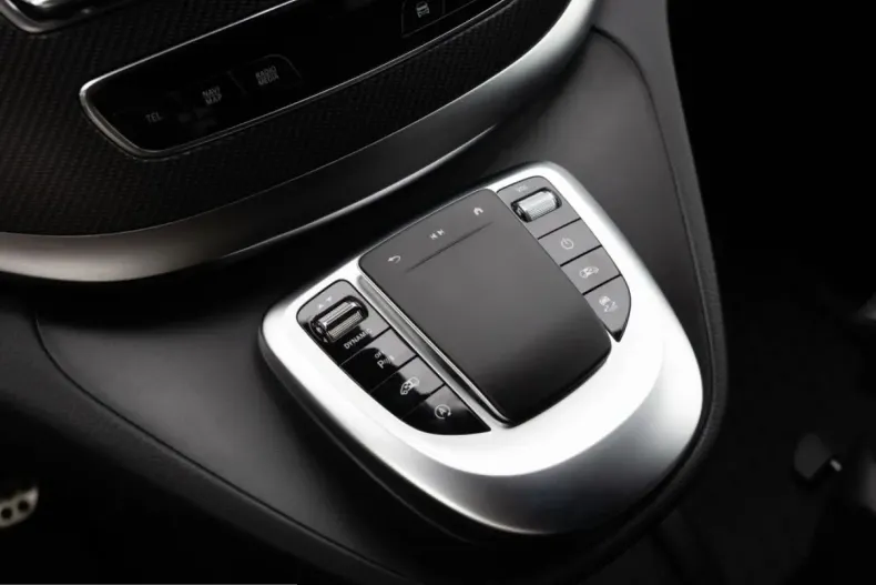 Mercedes-Benz V 300 (Clasa V) din 2024 cu 68.481 km - oferta MER206720 - foto 19