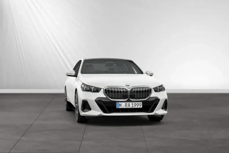 BMW 520 (Seria 5) din 2025 cu 24.700 km - oferta BMW206735 - foto 1