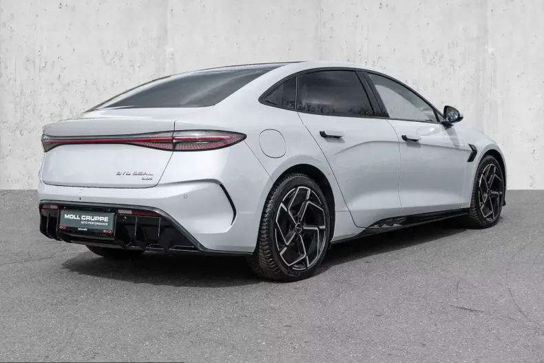 BYD Seal din 2025 cu 11.891 km - oferta BYD206736 - foto 1