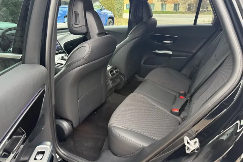 Mercedes-Benz GLC 200 (Clasa GLC) din 2024 cu 32.232 km - oferta MER206740 - foto 10